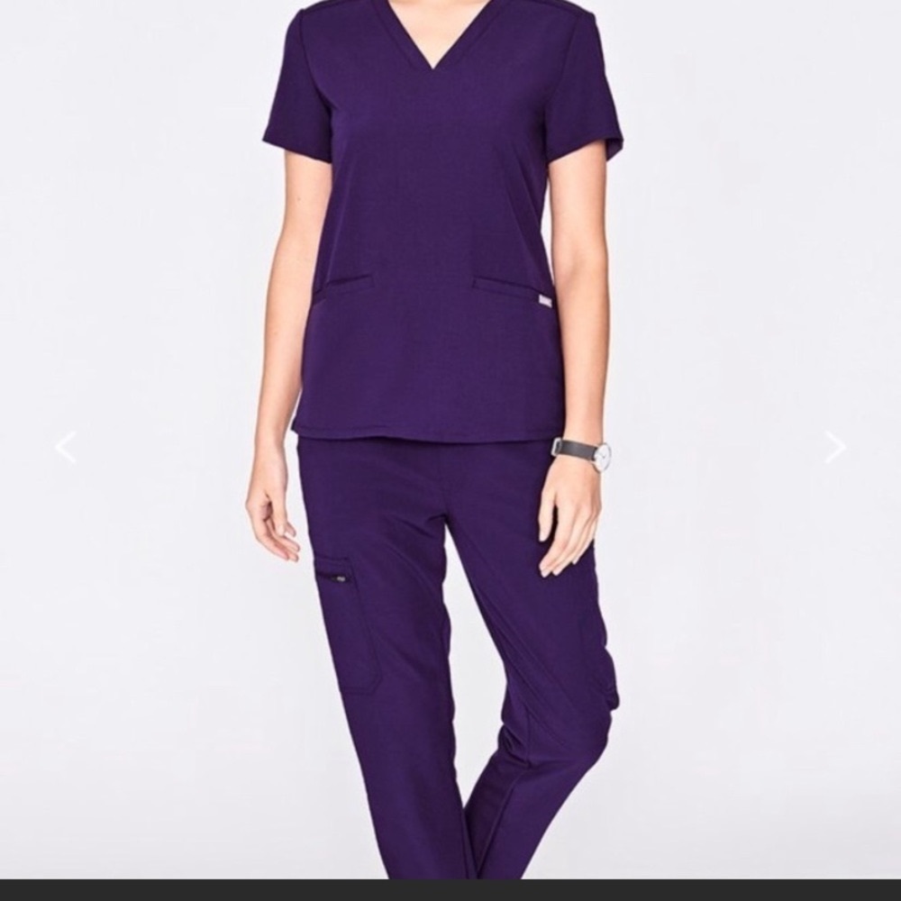 FIGS purple Casma Top and Cade Cargo Pants Small